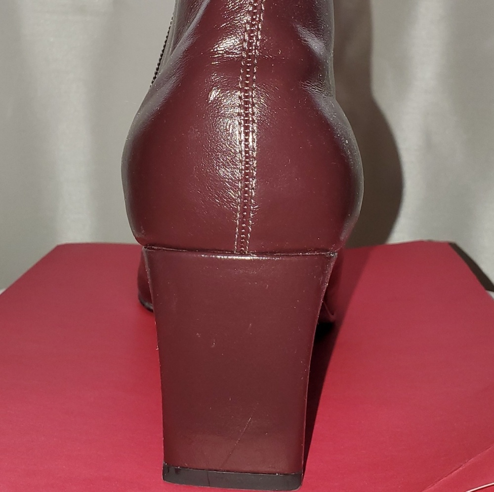 Boots - Picture 3 of 4